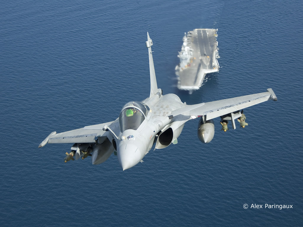 AIR_Rafale-M_Over_CVN_Charles_de_Gaulle_Dassault_lg